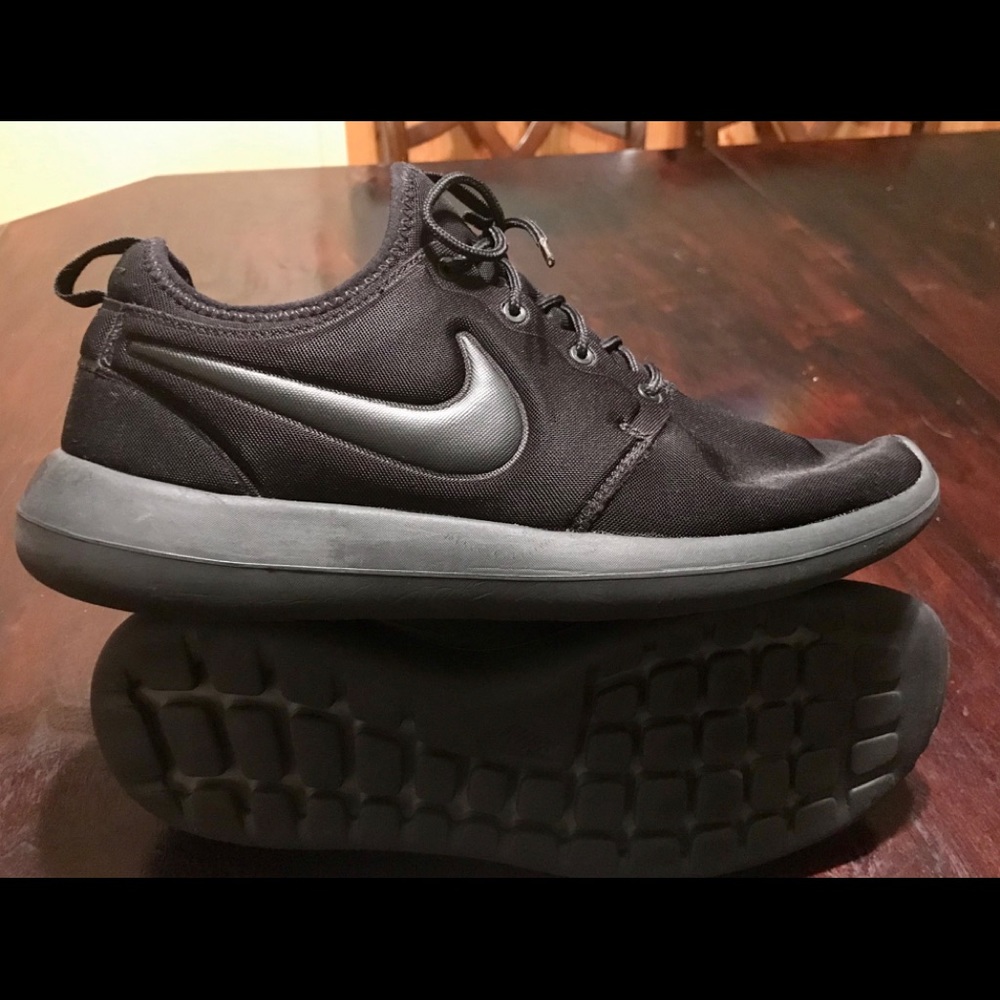 Nike Roshe 2 *RARE* black on black men’s size 11